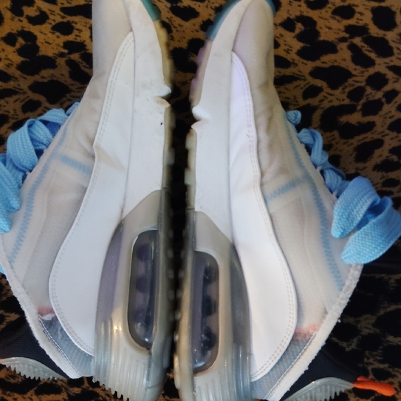 Nike White and Blue Sneakers with Chunky Sole - Picture 5 of 12